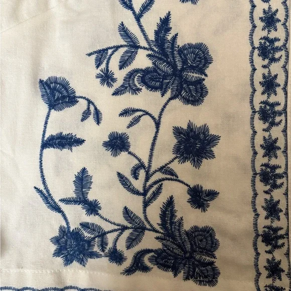 Floral Embroidered White and Blue Women's Blazer- Liv Los Angeles- M - Picture 4 of 5